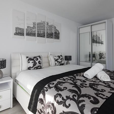 Lion'S Unirii Apartment Bukarest Kültér fotó